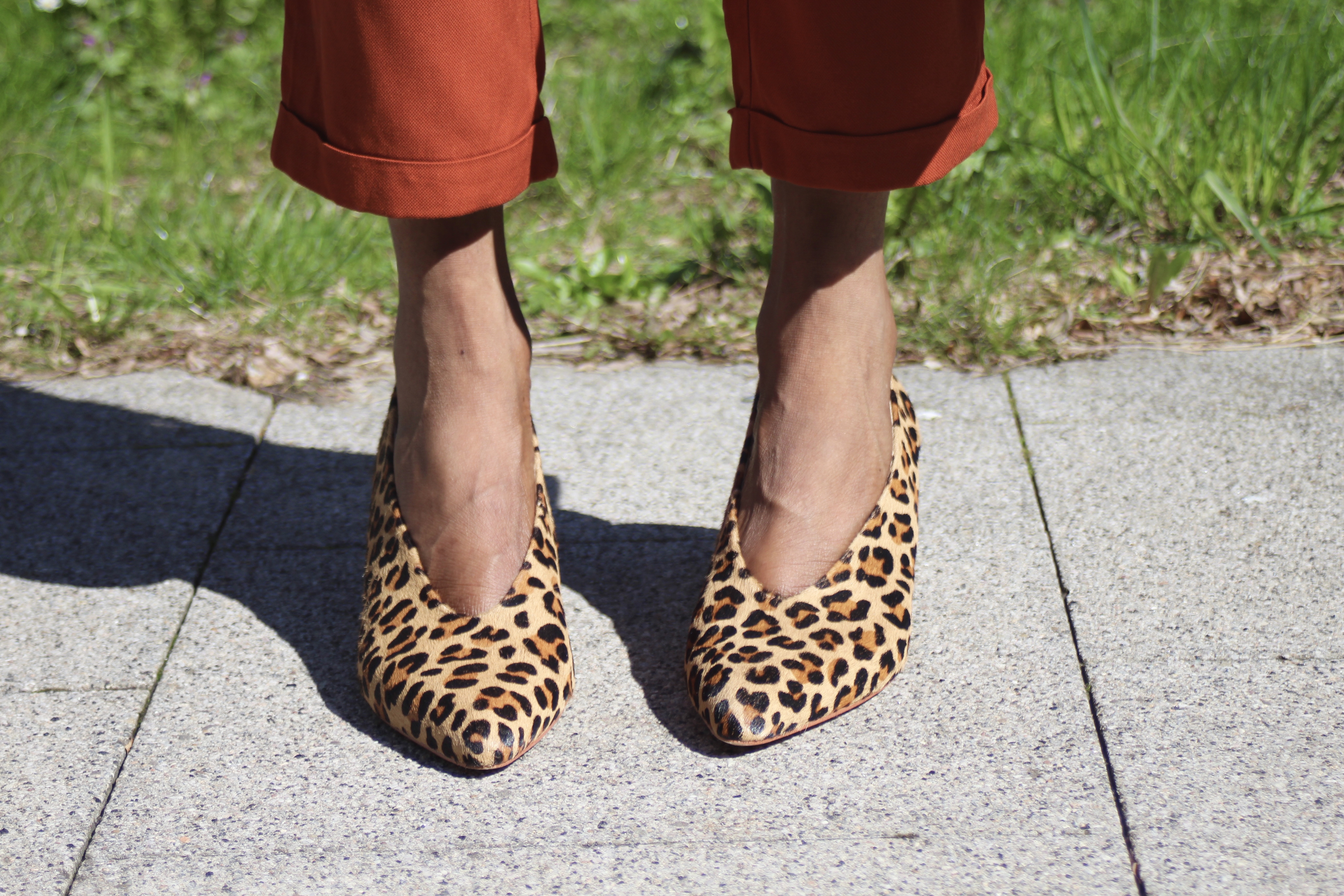 Leopard court shoes