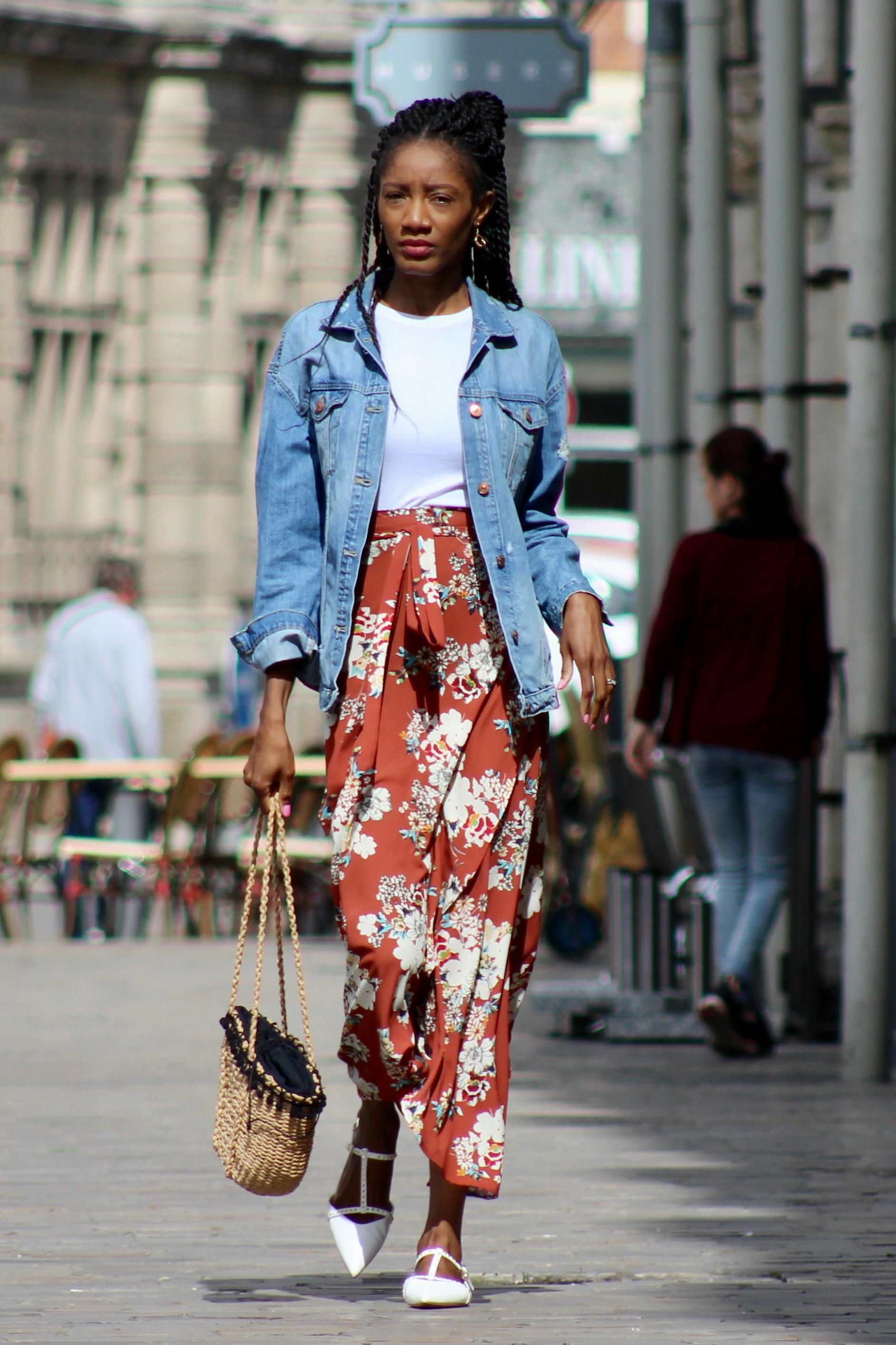 floral print skirt outfit
