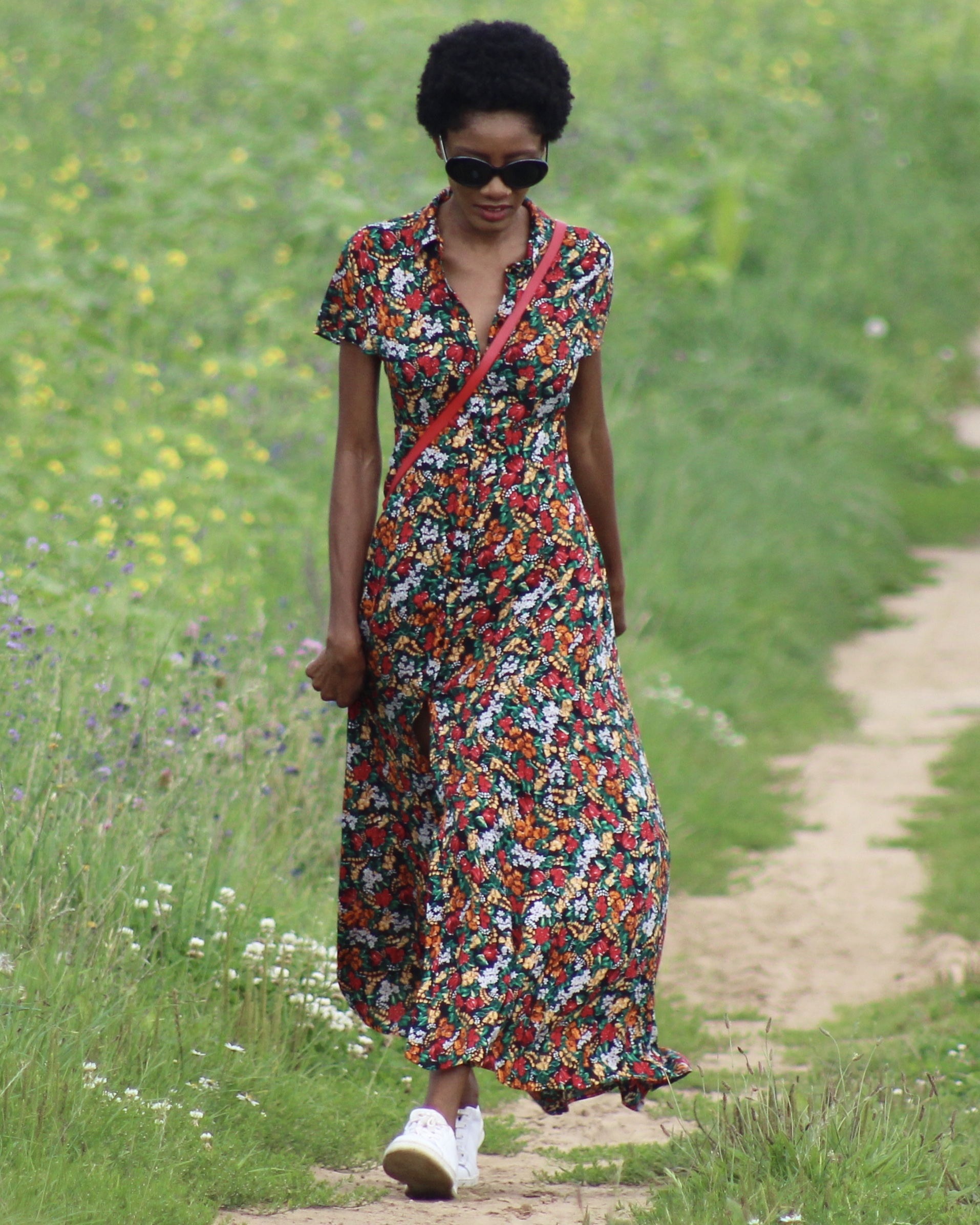  floral maxi dress white sneakers